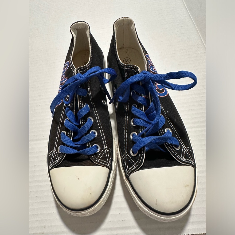 GATORS ATHLETIC SHOES